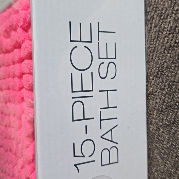 THE BIG ONE PINK 15-PIECE BATH SET SHOWER CURTAIN RUG RINGS LINER SET - Picture 8 of 8